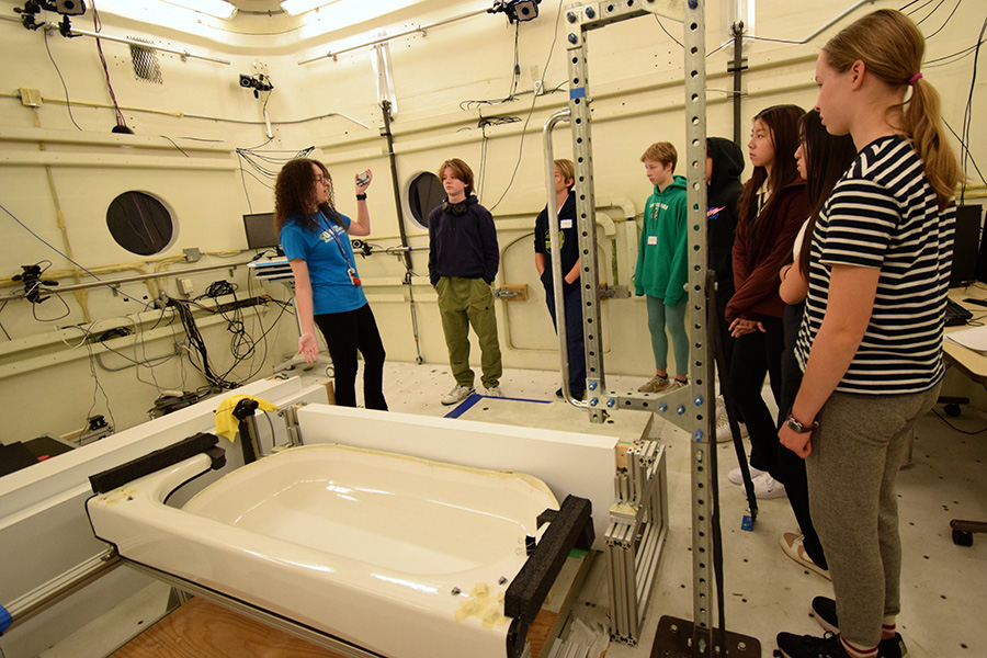 Dr. Ornela Kijakic toured students through the Challenging Environmental Assessment Laboratory (CEAL) and 12 th floor research labs, which are part of UHN's KITE Research Institute at Toronto Rehab