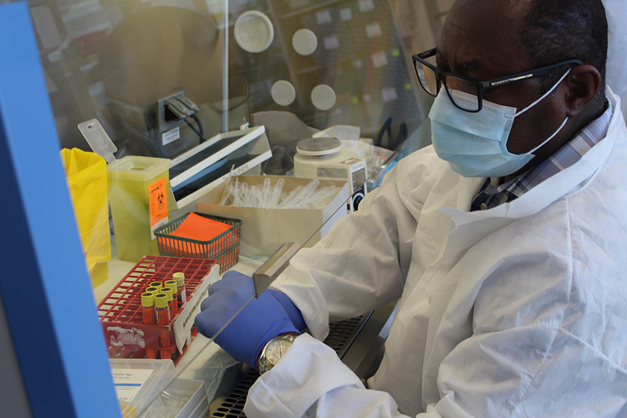 A senior lab technician at UHN.